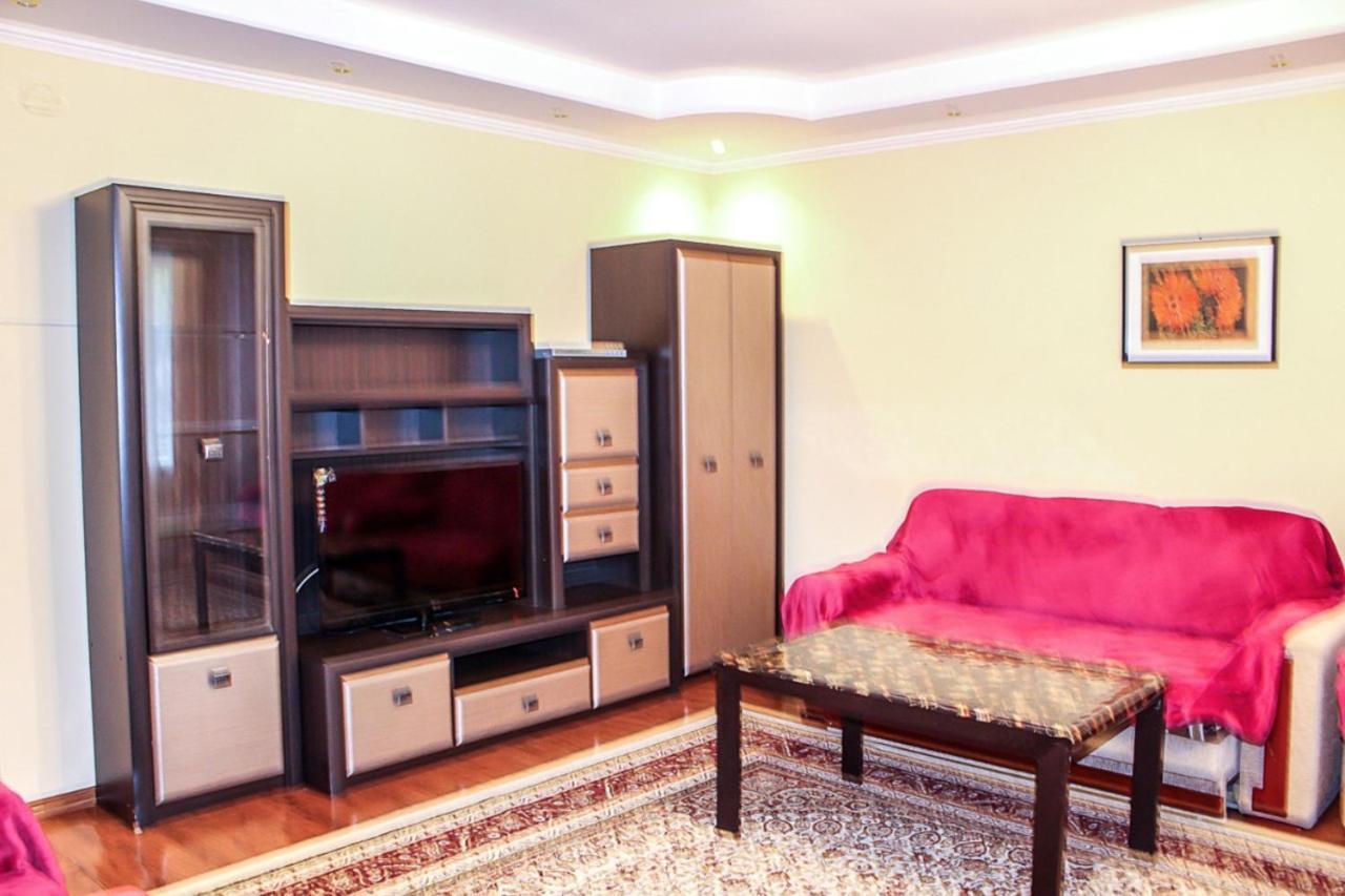 Tolebaeva 65 Daire Almatı Dış mekan fotoğraf