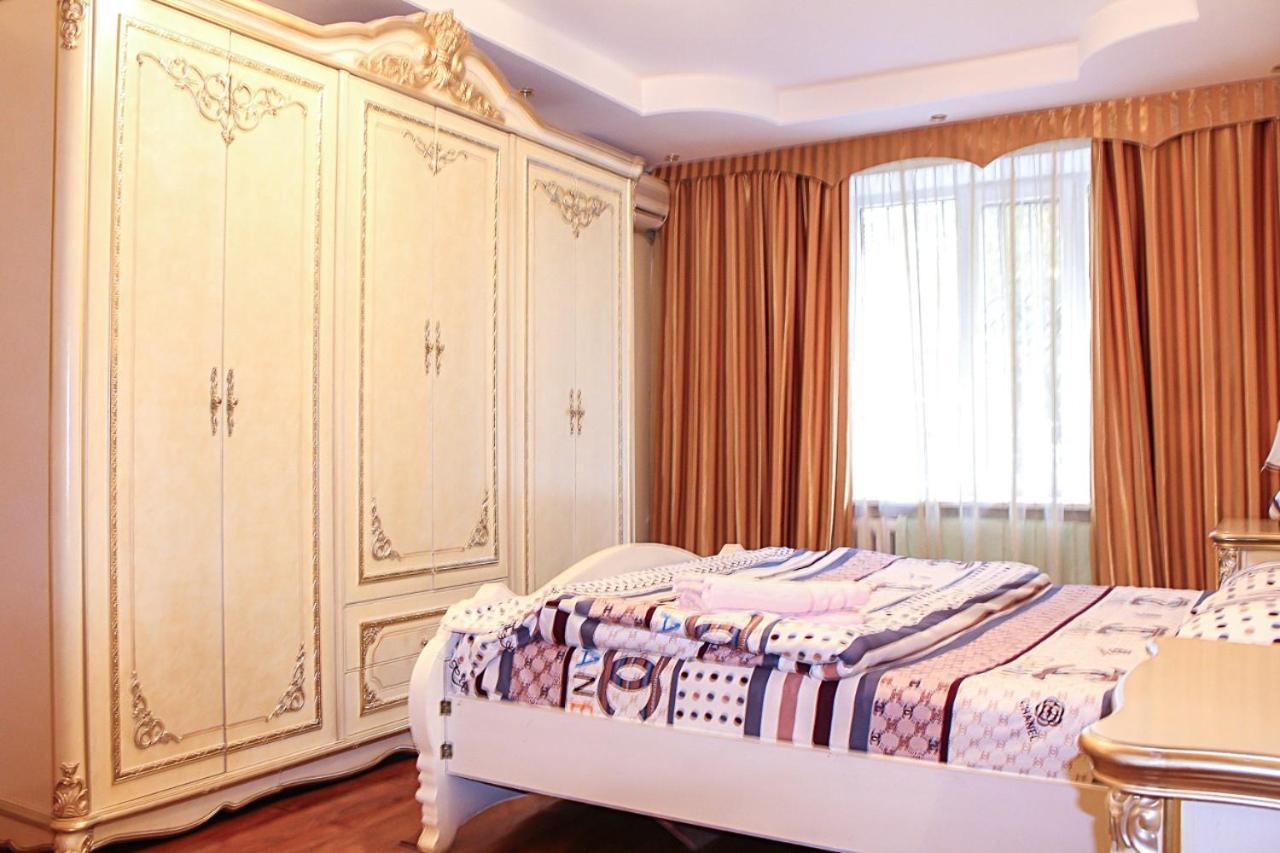 Tolebaeva 65 Daire Almatı Dış mekan fotoğraf